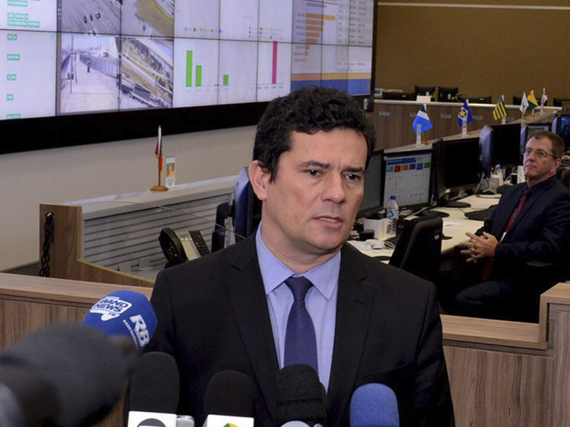 Moro diz que pode ter cometido um “descuido formal”