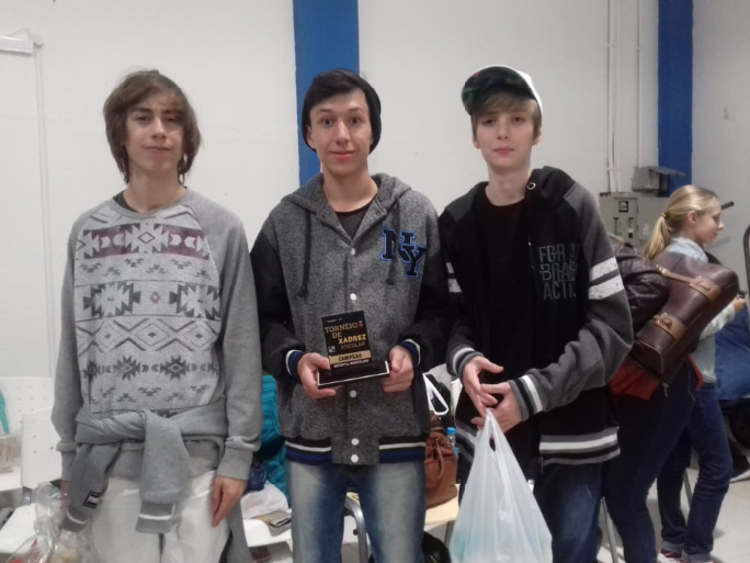 Competidores turuçuenses recebem premiações no Torneio de Xadrez Rápido da Fenadoce