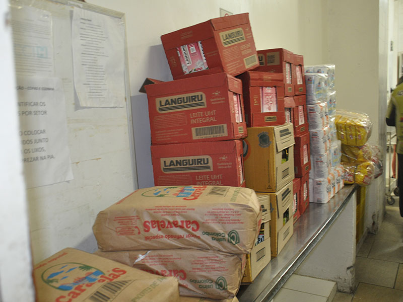 Alimentos arrecadados na Trilha do Pessegueiro são entregues à Santa Casa de Pelotas