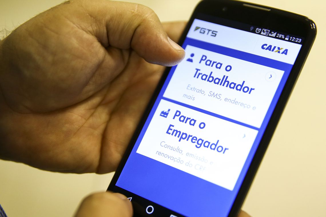 Governo anuncia regras para saque do FGTS