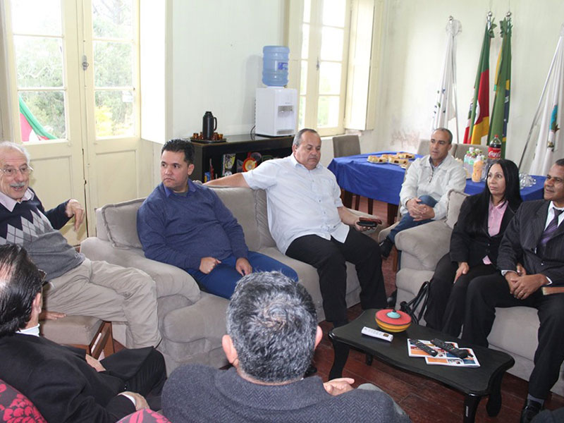 Prefeito de Pedro Osório reúne igrejas para qualificar o trabalho social do município