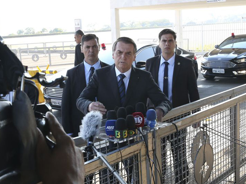 Bolsonaro diz que vai ouvir Guedes sobre novo imposto