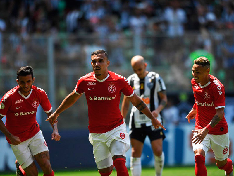 No encerramento do primeiro turno do Brasileirão, Inter vence Atlético-MG no Independência
