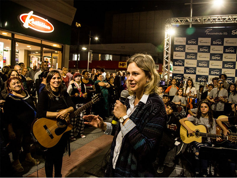 Apresentações artístico-culturais marcam entrega do Calçadão