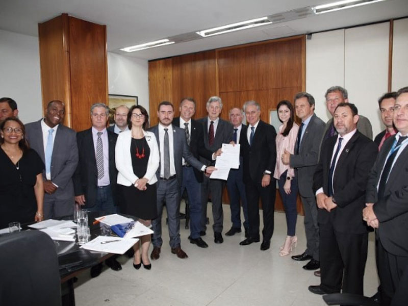Prefeitos gaúchos buscam apoio do governo federal para amenizar prejuízos causados pelos vendavais