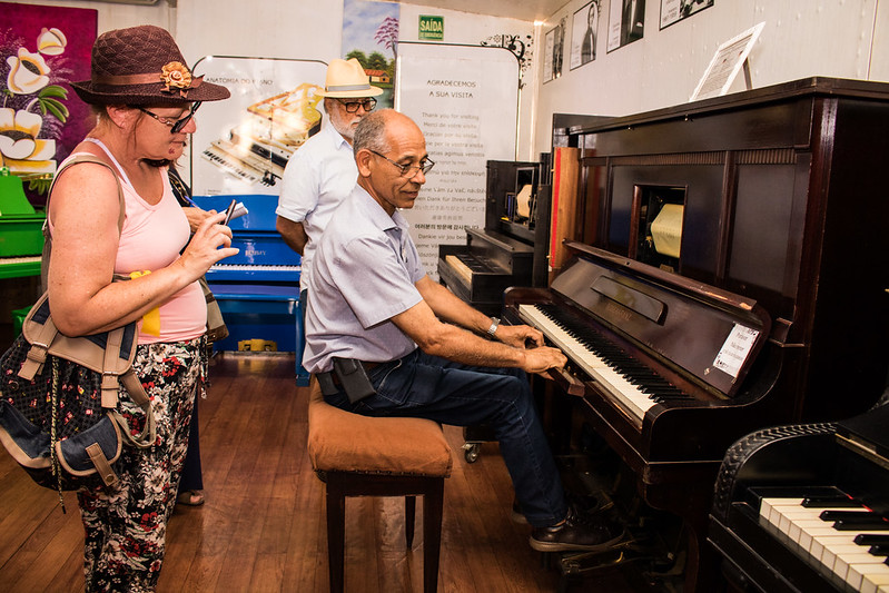 Pelotas: Museu itinerante promove shows com piano no Largo do Mercado