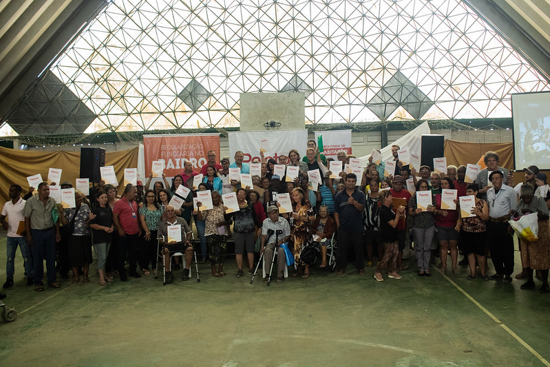 Prefeitura de Pelotas entrega regularização para 1342 famílias do Pestano