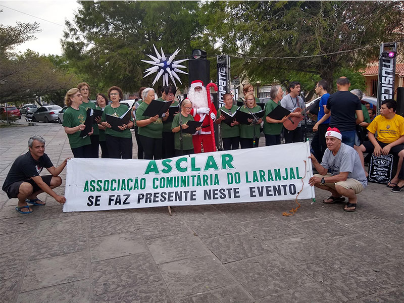 Asclar promove Natal Solidário na praia do Laranjal