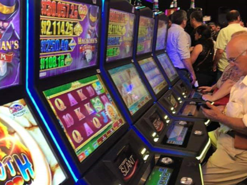 Fronteira inaugura casa de jogos