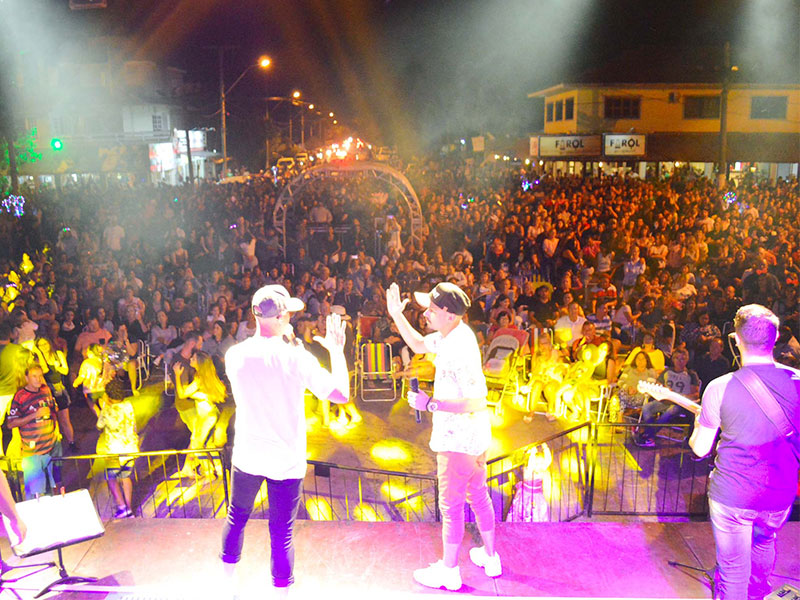 Festival de Verão começa com grande público em São Lourenço do Sul