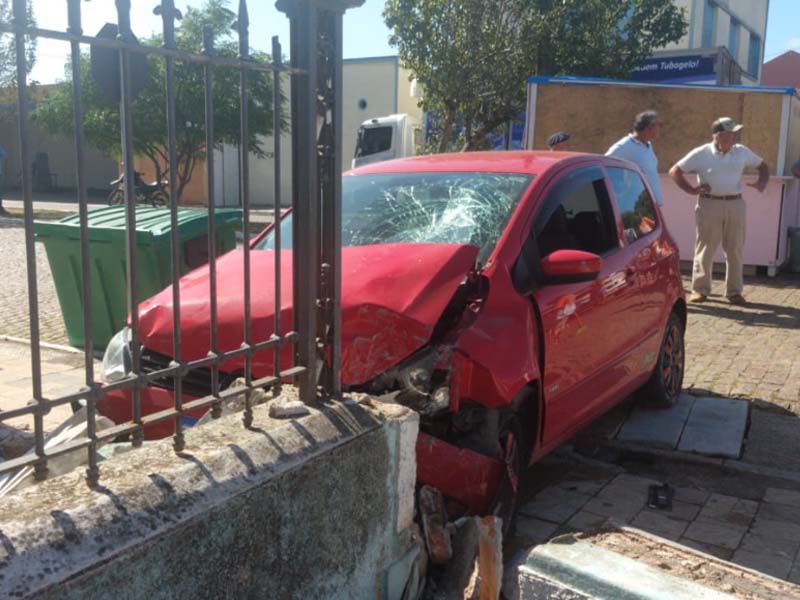Condutor embriagado causa acidente em Jaguarão