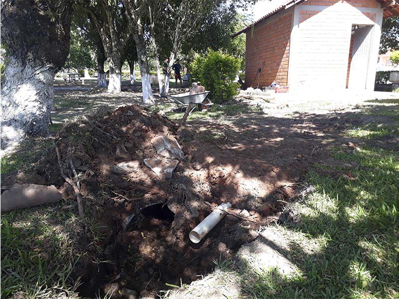Prefeitura de Turuçu realiza reparos em banheiros da praça Leopoldo Dummer