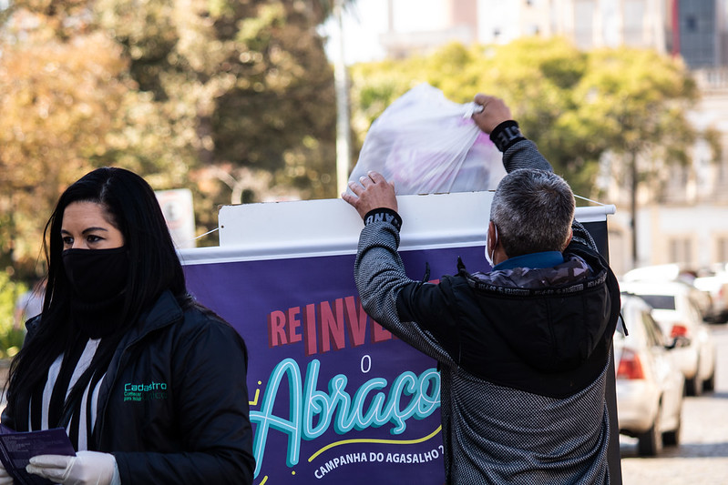 “Reinvente o Abraço” é a proposta da Campanha do Agasalho de Pelotas