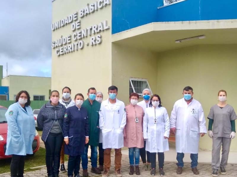 Administração municipal de Cerrito realiza entrega de novos jalecos para profissionais da saúde