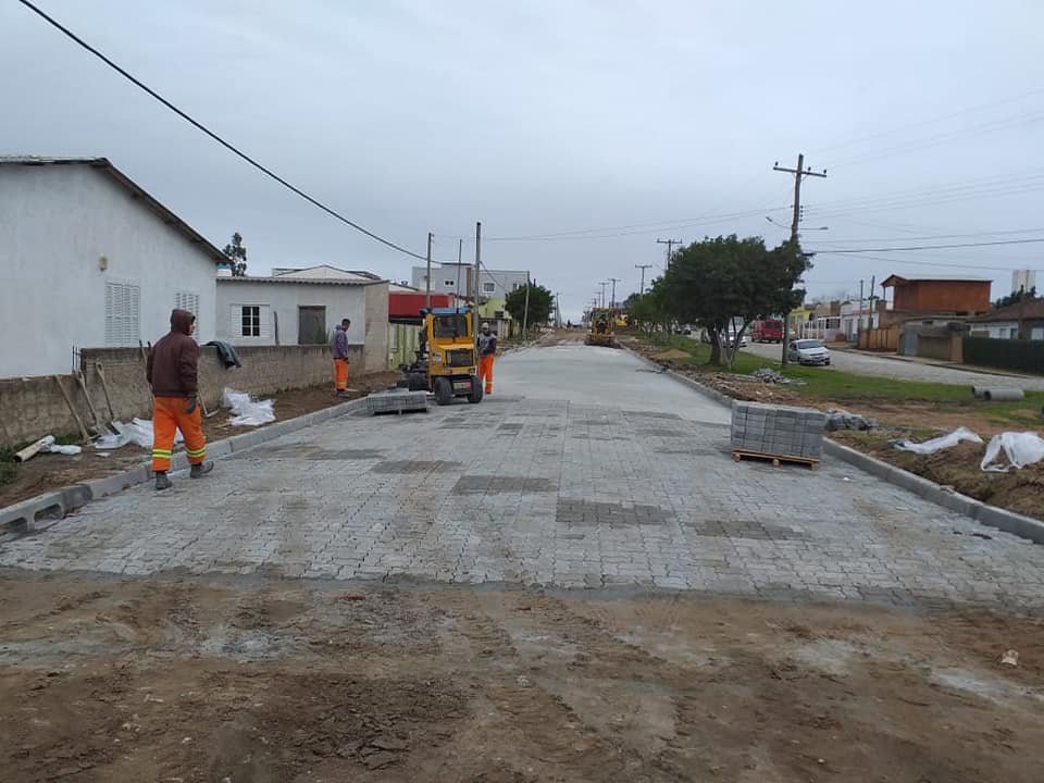 Prefeitura de Pedro Osório inicia pavimentação de novo trecho da rua Ivo Peres