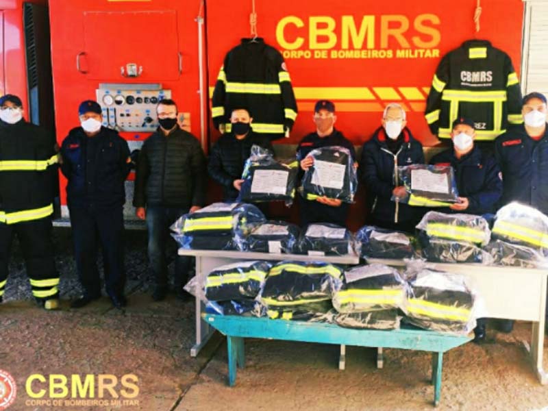 Corpo de Bombeiros de Jaguarão recebe novos uniformes