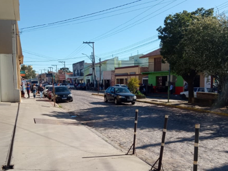 Aglomerações em diretórios municipais causam polêmica em Piratini