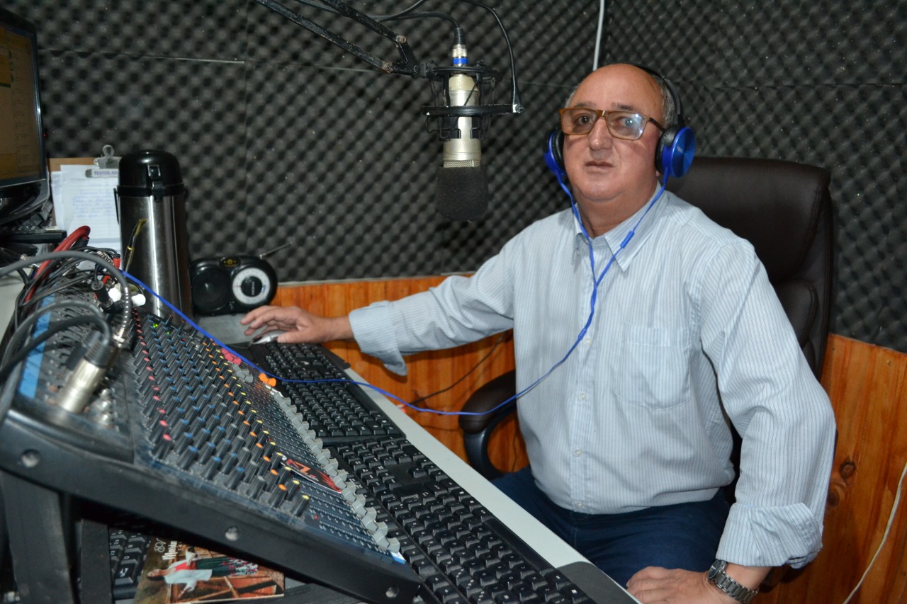 Programa direcionado à terceira idade faz sucesso na Rádio Com Piratiniense