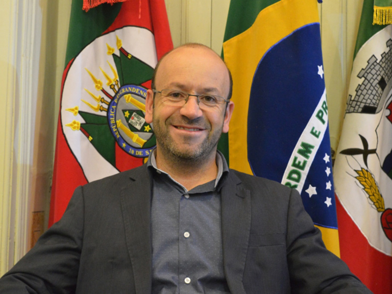 Cledemir de Oliveira Gonçalves assume interinamente o cargo de prefeito em Canguçu