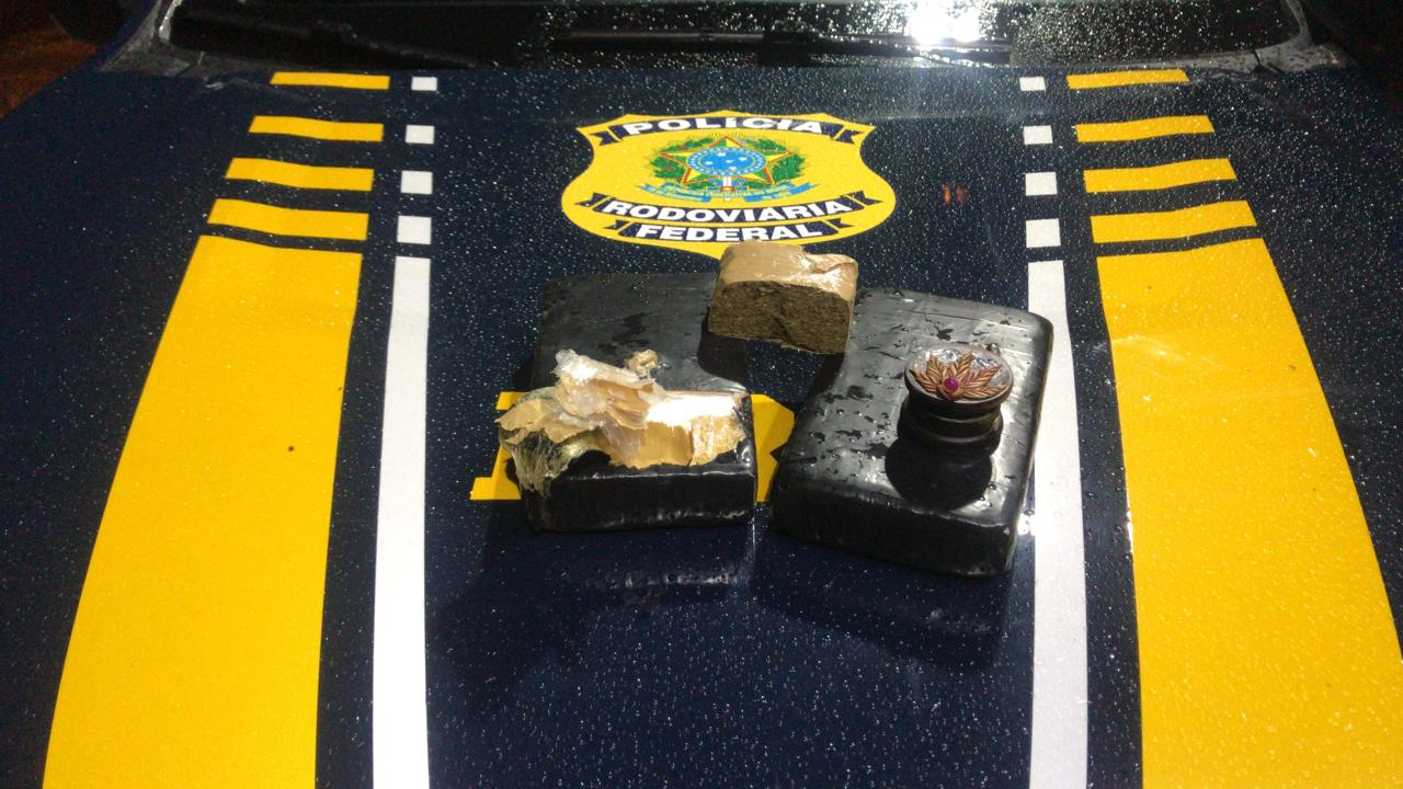 Três pessoas são presas com cocaína em Pelotas