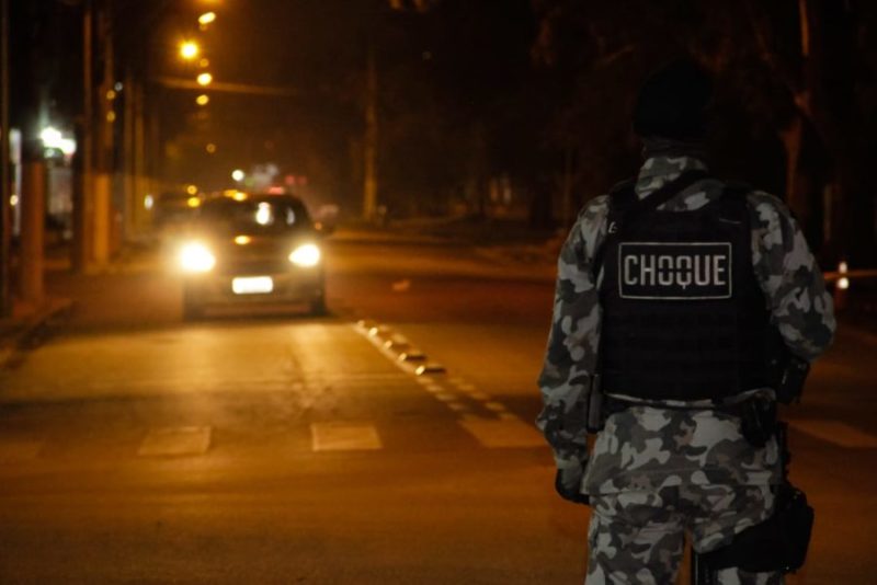 Em Pelotas, força de segurança coíbe aglomerações na avenida Bento