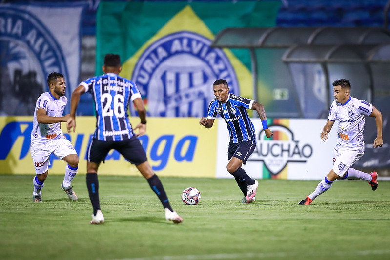 Grêmio vence o esportivo fora de casa pelo Gauchão