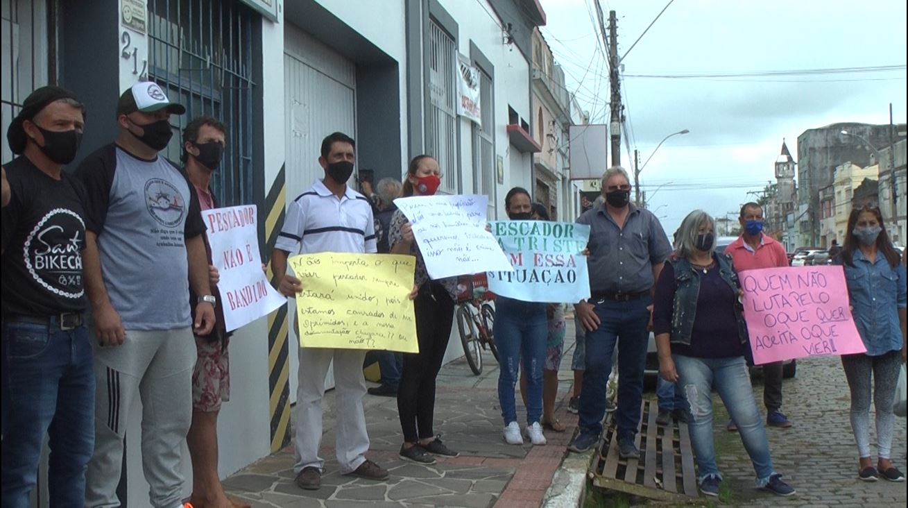 Sem Licença de Pesca e com denúncias contra órgãos ambientais, pescadores recorrem à Câmara de Pelotas