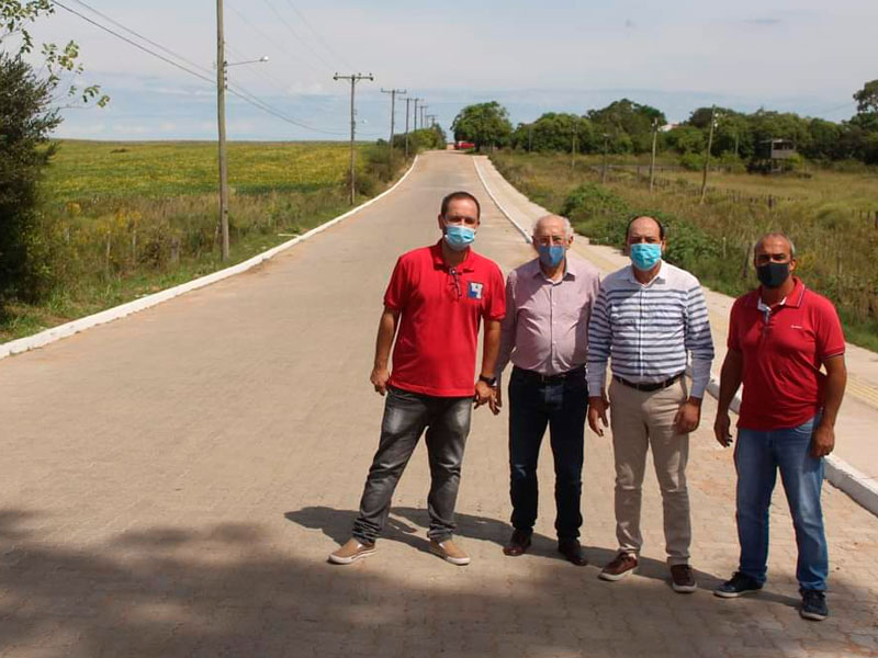 Pedro Osório: Prefeitura conclui pavimentação da rua Emílio Jorge Félix
