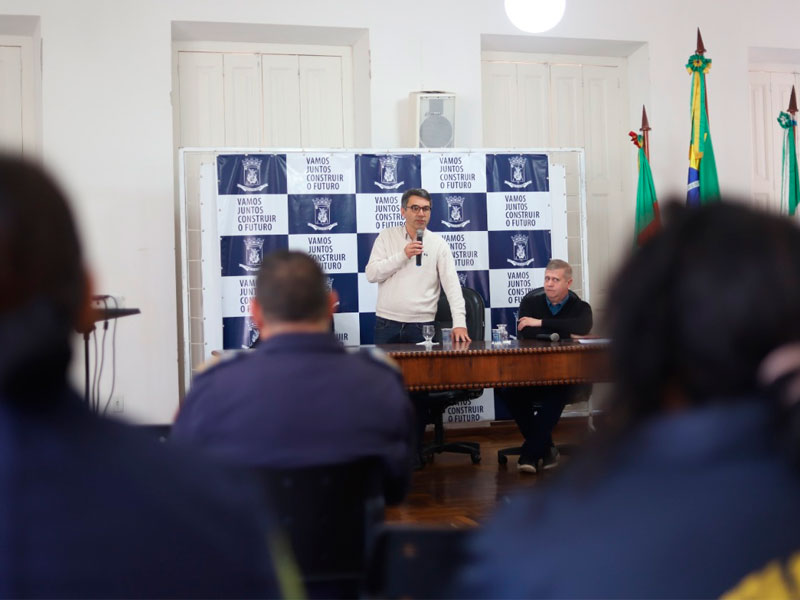 Rio Grande: Programa Famílias Fortes é apresentado no salão nobre da Prefeitura