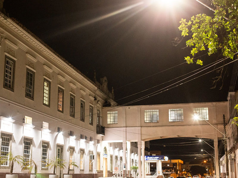 Pelotas: Entorno de hospitais recebe iluminação pública em LED
