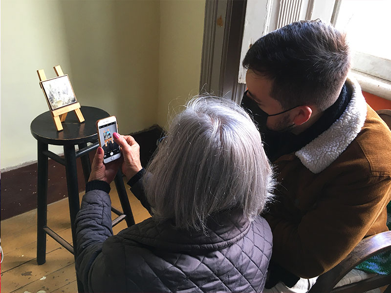 Programa da UCPel leva noção de fotografia para artesãs de Jaguarão