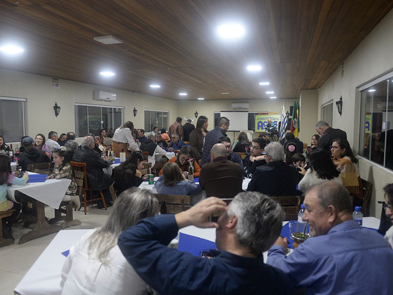 Herval: ACIAS comemora aniversário de 25 anos com jantar festivo