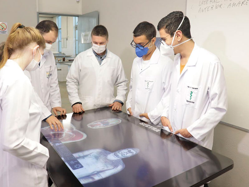 Novo projeto de extensão da UCPel leva a Mesa Sectra à comunidade