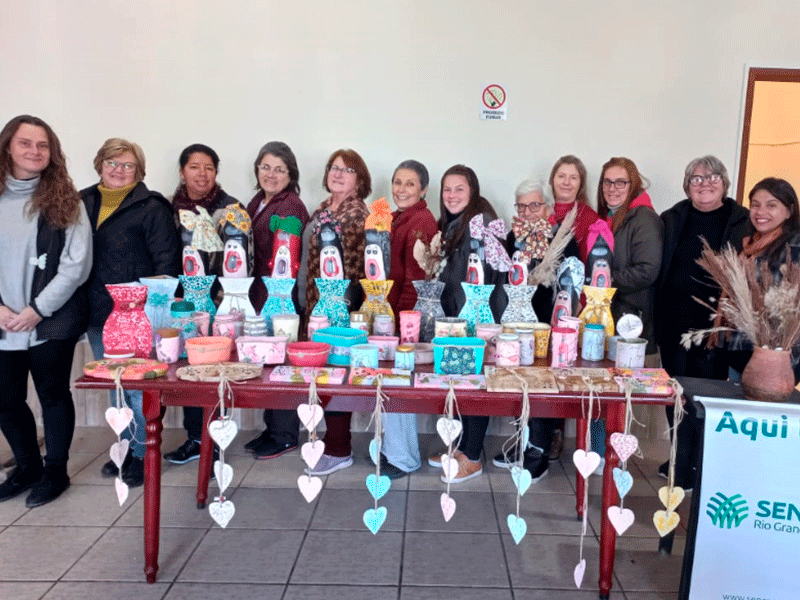 Morro Redondo: Curso de artesanato com material reciclável visa sustentabilidade