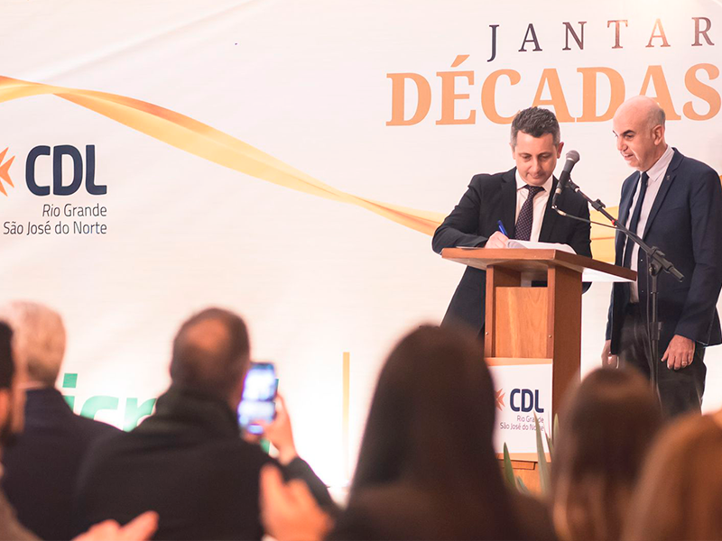 Rio Grande: Jantar Décadas reúne empresários para comemorar o Dia do Comerciante