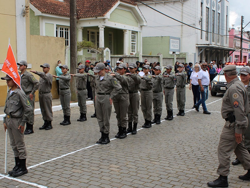 Desfile Cívico marca o Bicentenário da Independência em Pinheiro Machado