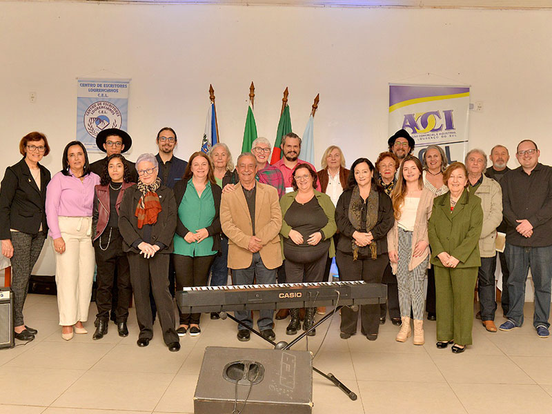 Centro de Escritores Lourencianos realiza evento literário para comemorar 26 anos de atuação