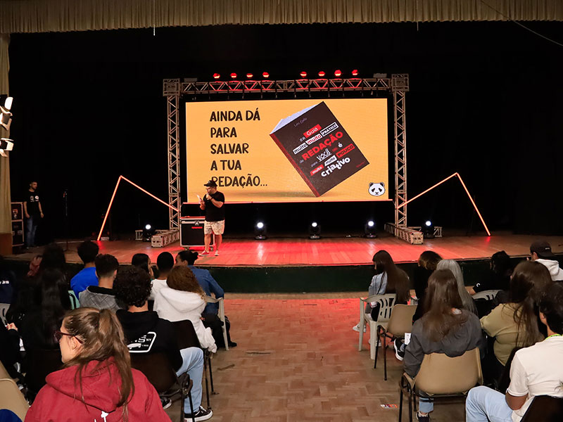 Aulão Aberto prepara estudantes de Pelotas para o Enem 2022