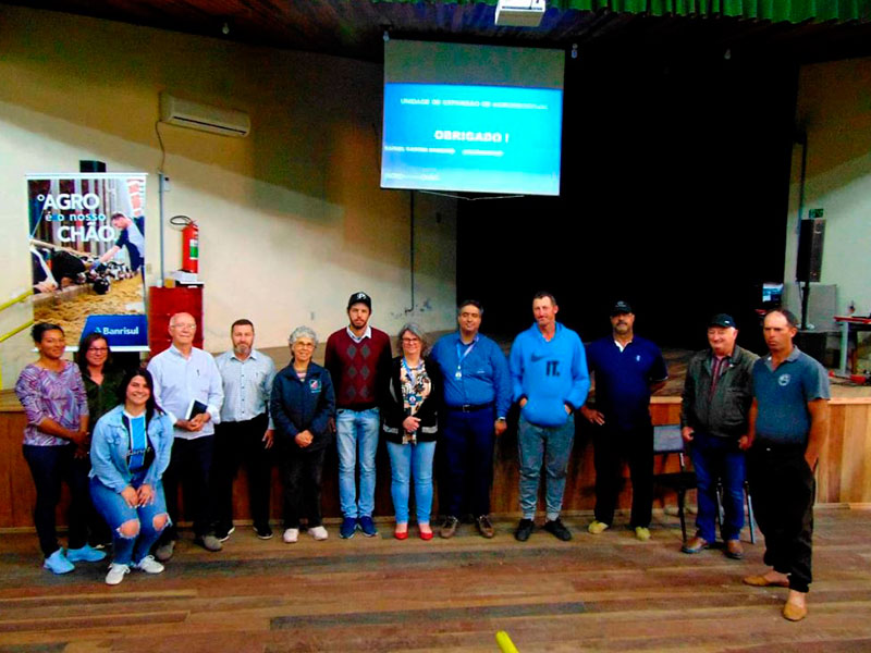 Em reunião, linhas de custeio e de crédito são apresentadas a produtores rurais de Morro Redondo