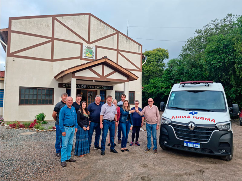 Arroio do Padre: Prefeitura adquire nova ambulância