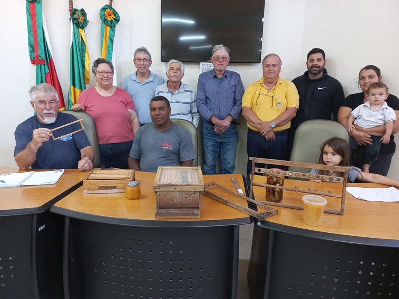 Curso do Senar de Manejo Avançado de Apicultura é realizado em Morro Redondo