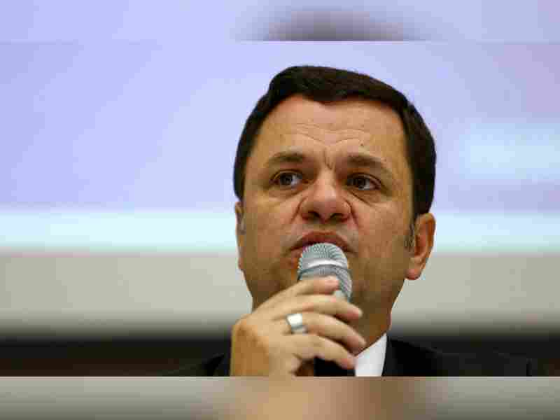 Ex-ministro da Justiça é preso pela PF após desembarcar em Brasília