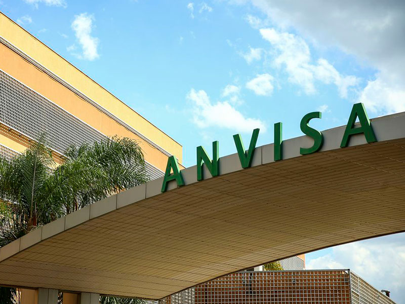 Anvisa suspende lotes de preservativos por falha em testes de estouro