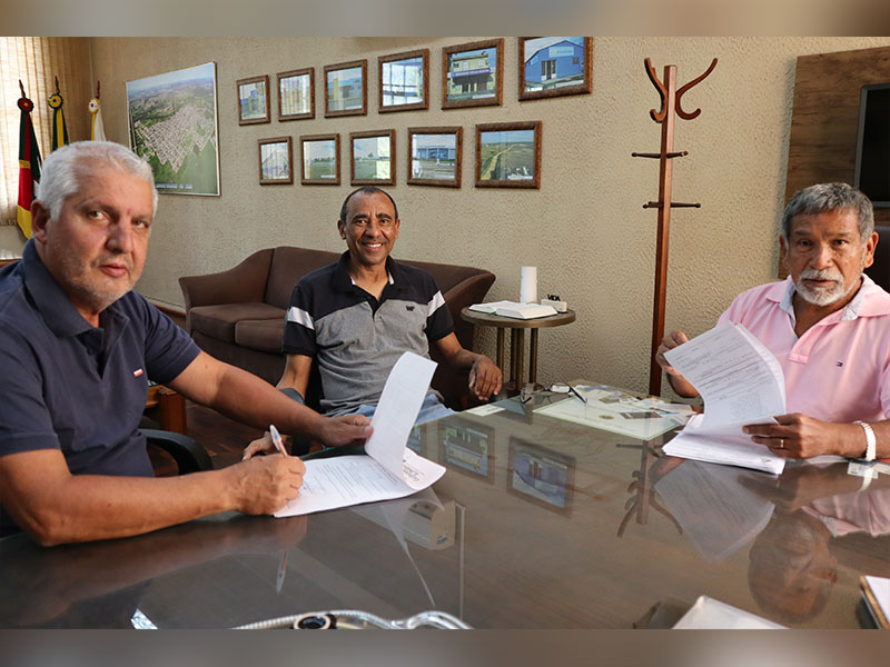 Prefeito Ivan Guevara assina Termo Aditivo de Convênio com Associação Beneficente Nossa Senhora da Graça