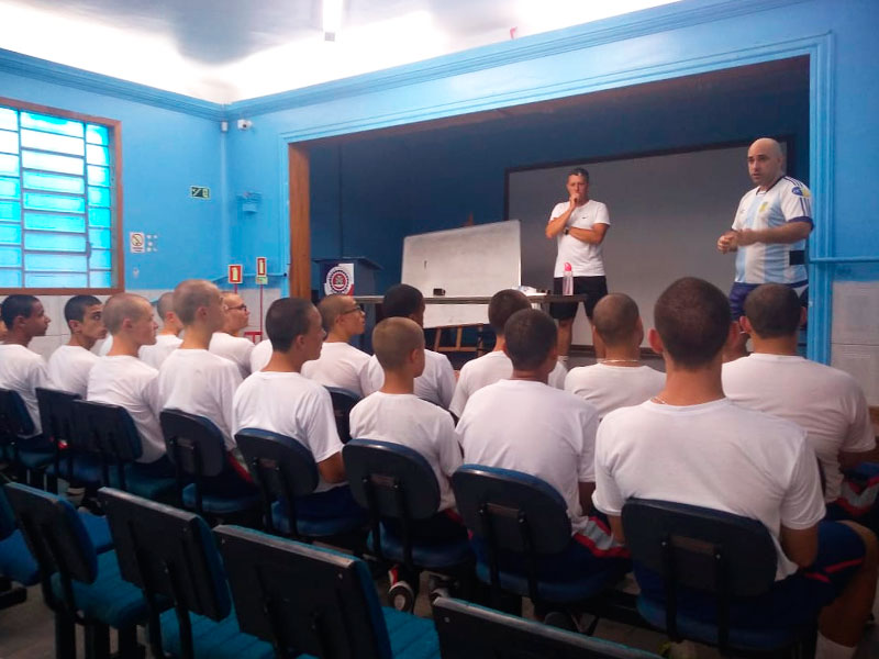 Palestra-colégio-Tiradentes