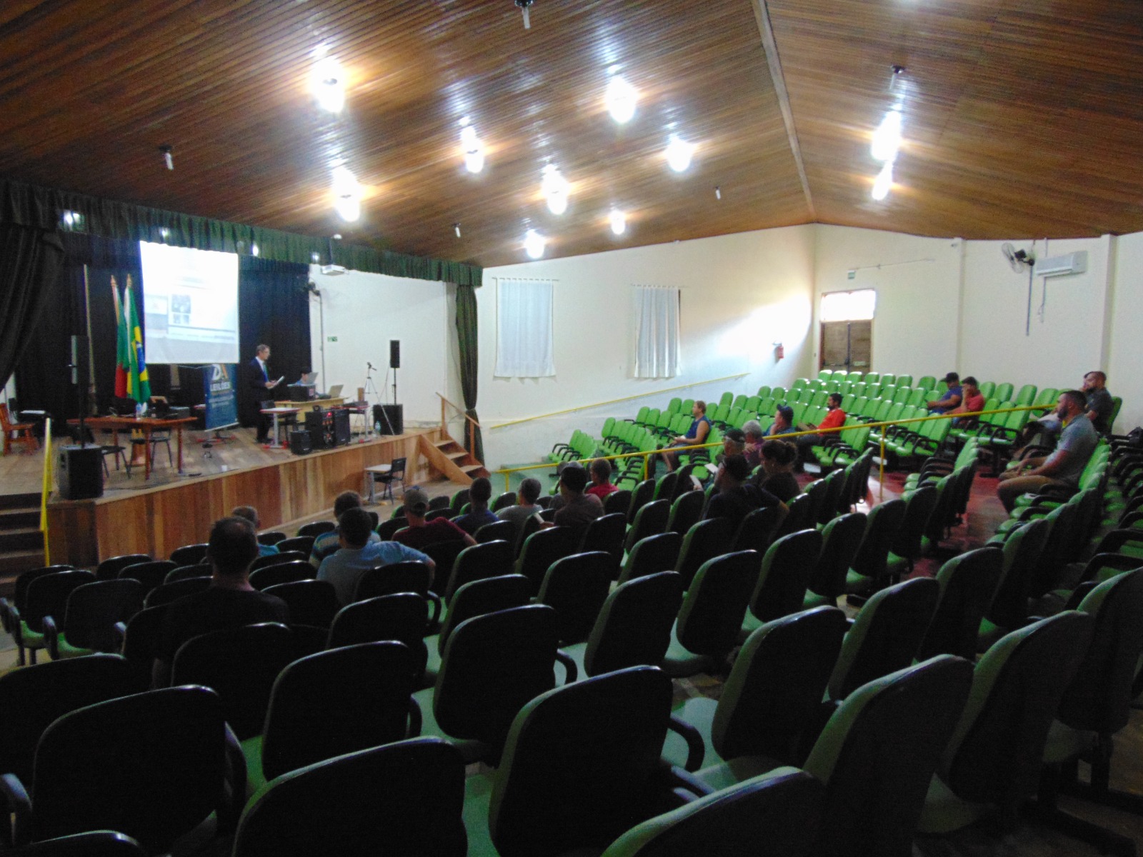 Prefeitura de Morro Redondo realiza leilão público