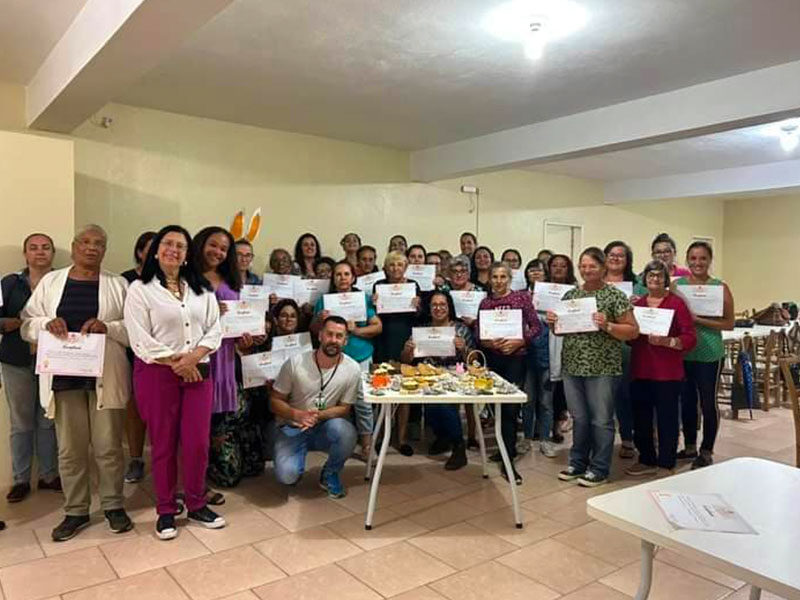 Prefeitura de Piratini promove capacitação para ensinar receitas com chocolate