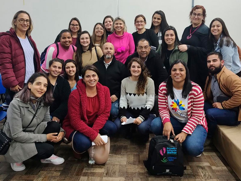 Equipes dos Programas Primeira Infância Melhor e Criança Feliz, participam de formação em Pelotas