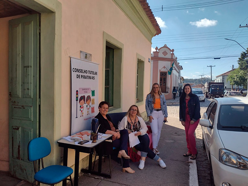 Piratini: Projeto Sofá na Rua busca informar população sobre ações e obrigações do Conselho Tutelar