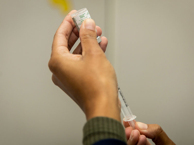 Vacinação contra Influenza integra Maio Amarelo em Pelotas